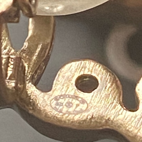 NEW Chanel CC Script Turnlock Clip-On Climber Dangling Earrings Matte Gold - Picture 4 of 5